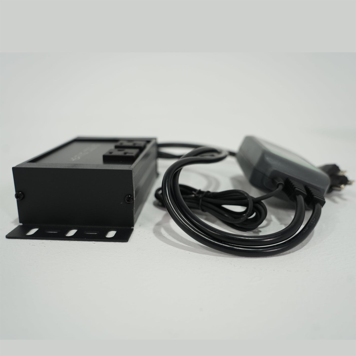 AMBOHR WiFi Digital Temperature Controller Thermostat Remote Monitoring Controlling For Cold Plunge Bathtub Home Brewing Fermentation Breeding Incubation Greenhouse