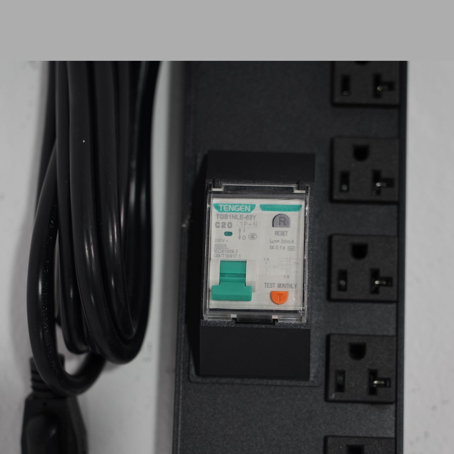AMBOHR High Quality Power Strip US Cabinet Socket Outlet Power Distribution with Switch & Overload Protection 125V