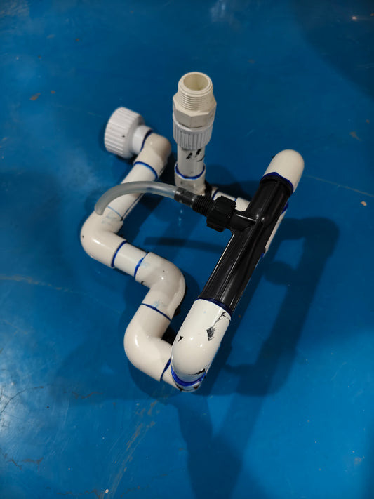 Chiller built-in pipes